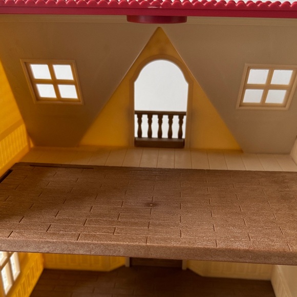 Calico Critters Red Roof Home Doll House - Picture 10 of 16